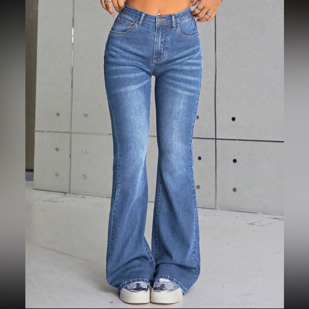 Women’s size 2 flare jeans